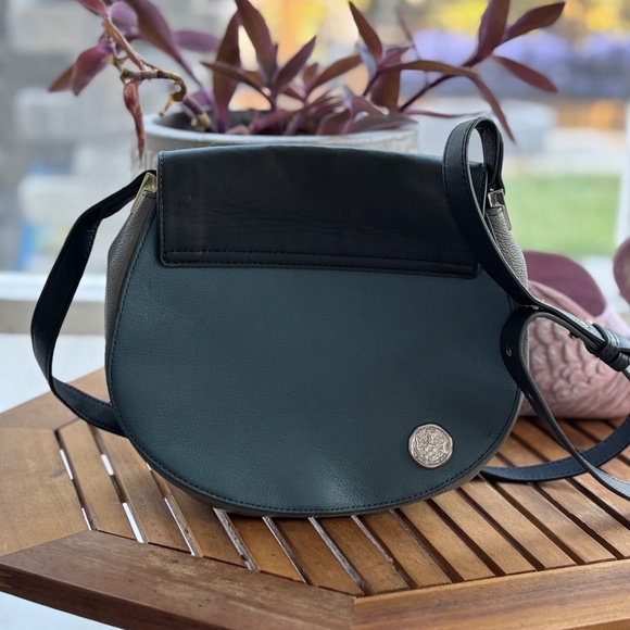 Vince Camuto leather crossbody - Picture 5 of 11